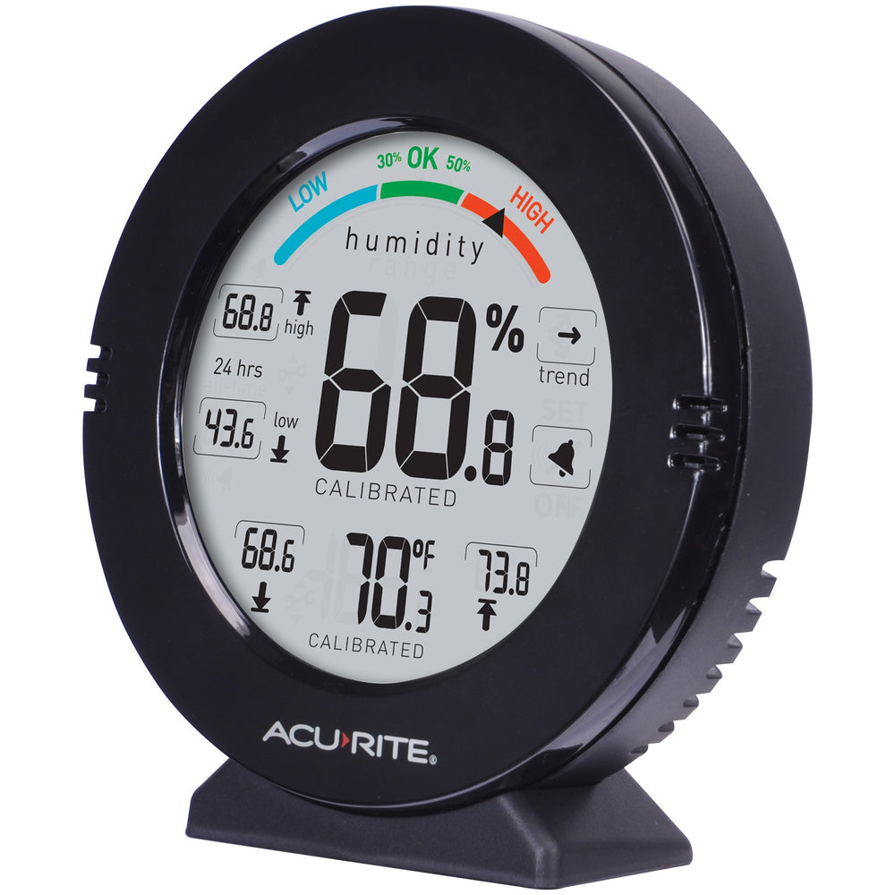 AcuRite front display showing temperature humidity and color indicator for quick readings