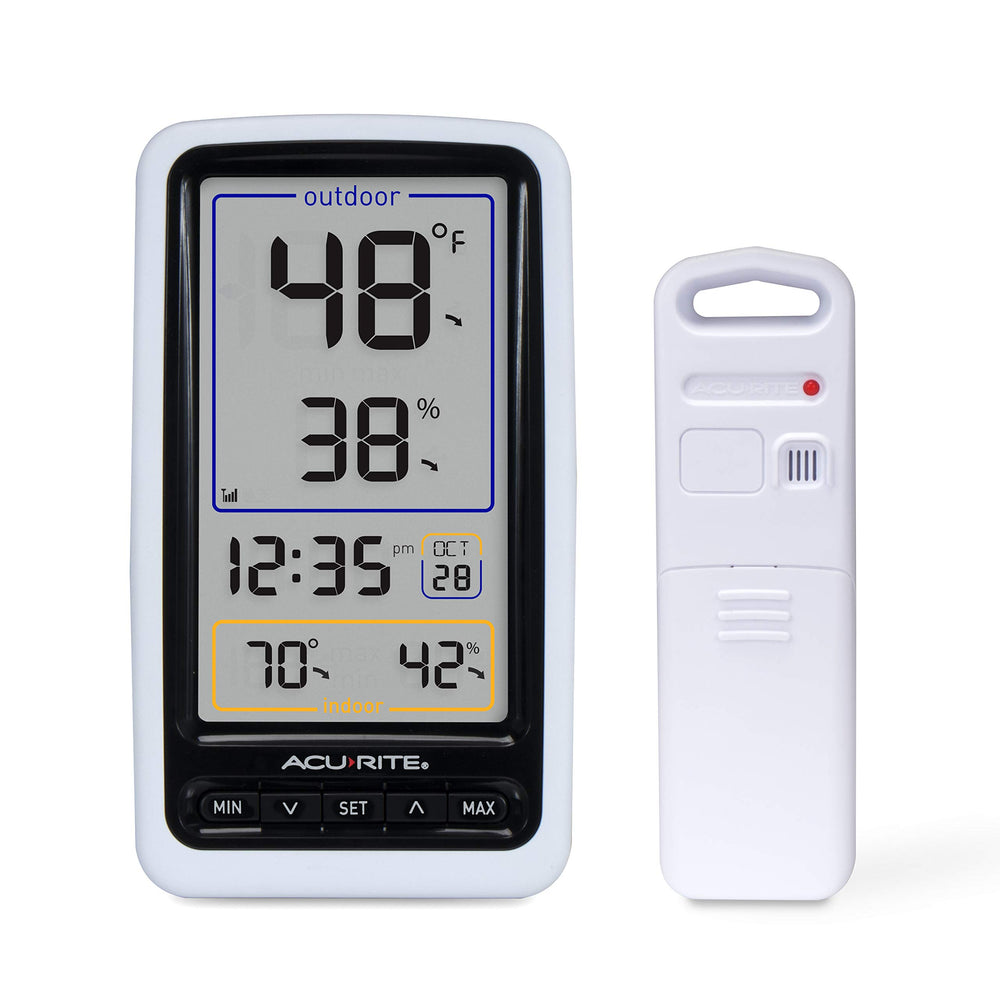 AcuRite front display showing indoor and outdoor readings for quick reference