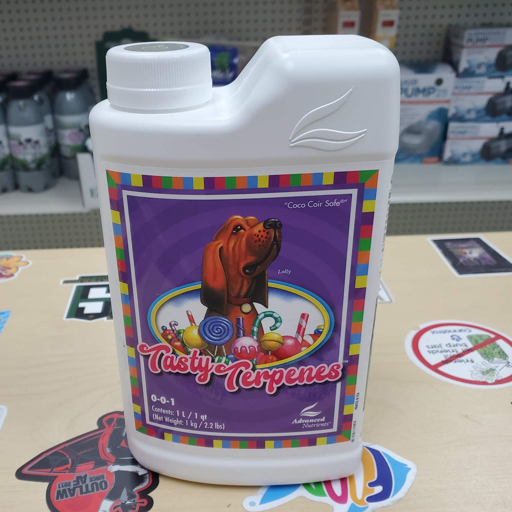 Advanced Nutrients bottle front view showing label and easy dosing benefit