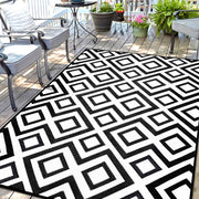 DiiKoo front view of 6x9ft patio rug shows pattern and weatherproof benefit