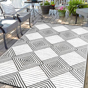 DiiKoo front view showing full 6x9ft rug for easy outdoor styling