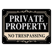 Faittoo front view sign showing bold no trespassing message and clear contrast