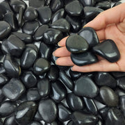 FANTIAN bag of black river rocks showing packaging and 5 lb quantity benefit