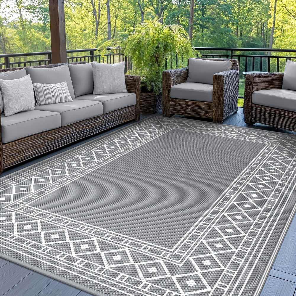 GENIMO front view of 5x8 grey white rug showing modern pattern and curb appeal