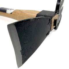 HACHIEMON handle detail illustrating balanced grip for reduced fatigue