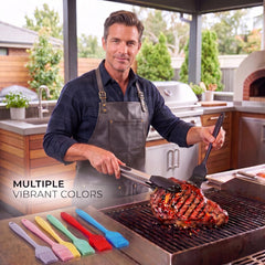 Headaze close-up of silicone bristles demonstrating smooth even spreading benefit