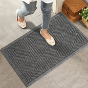 HIYARD front packaging view showing mat dimensions and durable finish