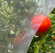 Meuallikit front view of folded garden netting showing compact packaging and protection