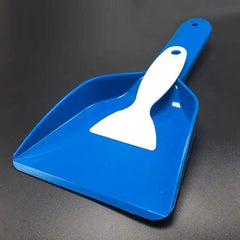 MSTEKI scraper in use on freezer shelf removing ice safely