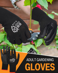 Potchen gloves gripping soil with hands showing slip-resistant benefit