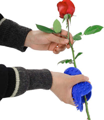 QIUKUI size comparison in hand demonstrating ergonomic control and portability