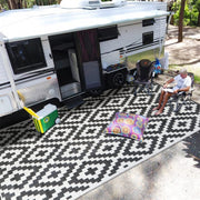 SAND MINE full front view of rug showing lattice pattern and size benefit