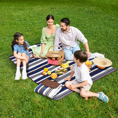 scuddles full spread at the beach showing family seating space benefit