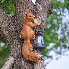 SHAODIE squirrel front view showing lantern and lifelike detail, enhances curb appeal