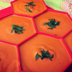 Shape+Store sealed patties in tray keeping each burger protected from freezer burn