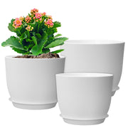 WSMKSZ front view of three white pots showing sizes and tidy look