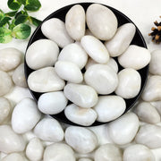 YISZM front of bag showing 5lbs white river rocks and clean packaging for quick identification and use