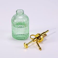 Aebor pump nozzle close-up showing fine mist mechanism for gentle watering