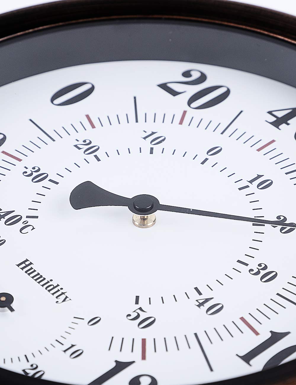 CHIVENIDO close-up of dial displaying temperature and humidity for quick readings