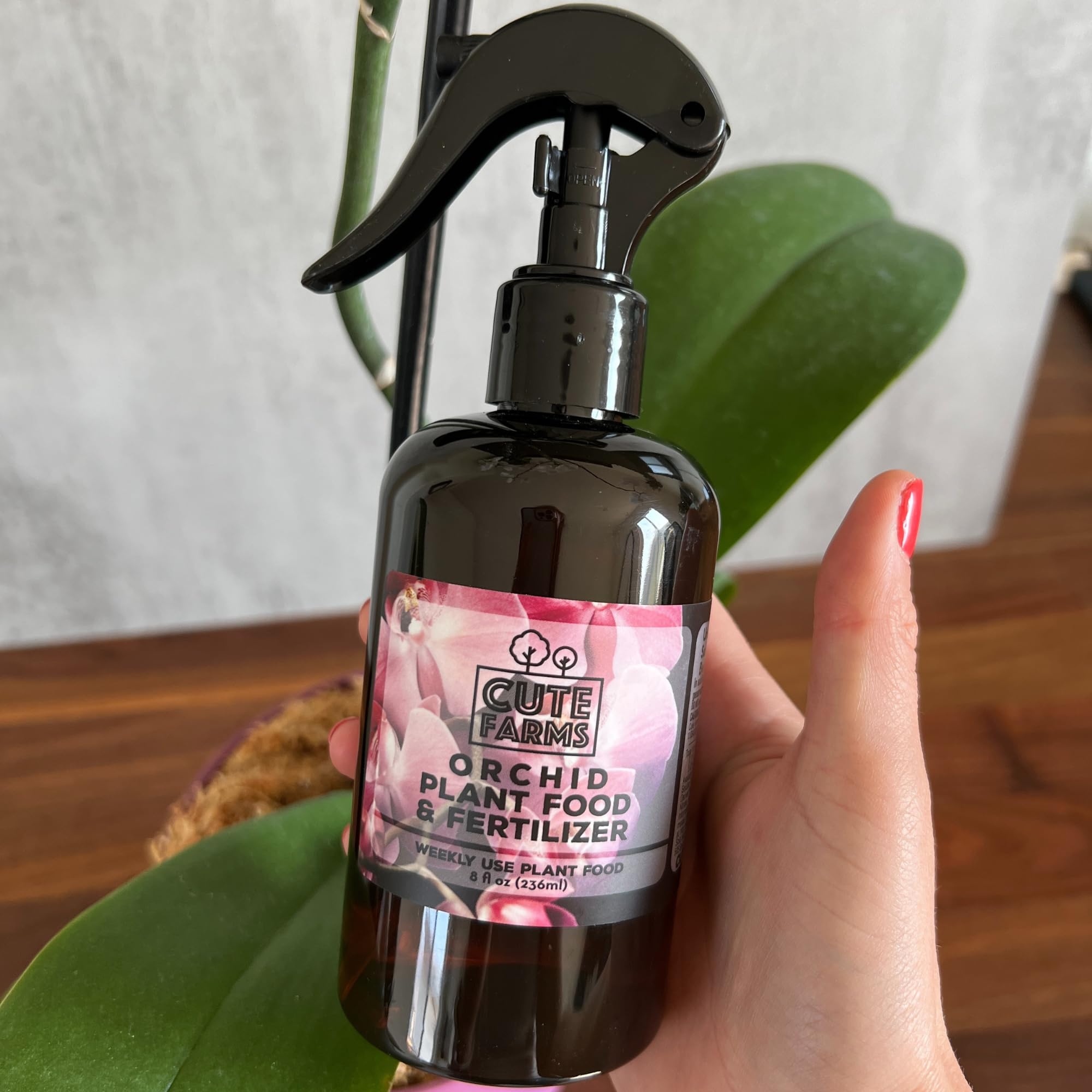 Cute Farms sprayer nozzle close-up highlighting leak-proof design and precise misting