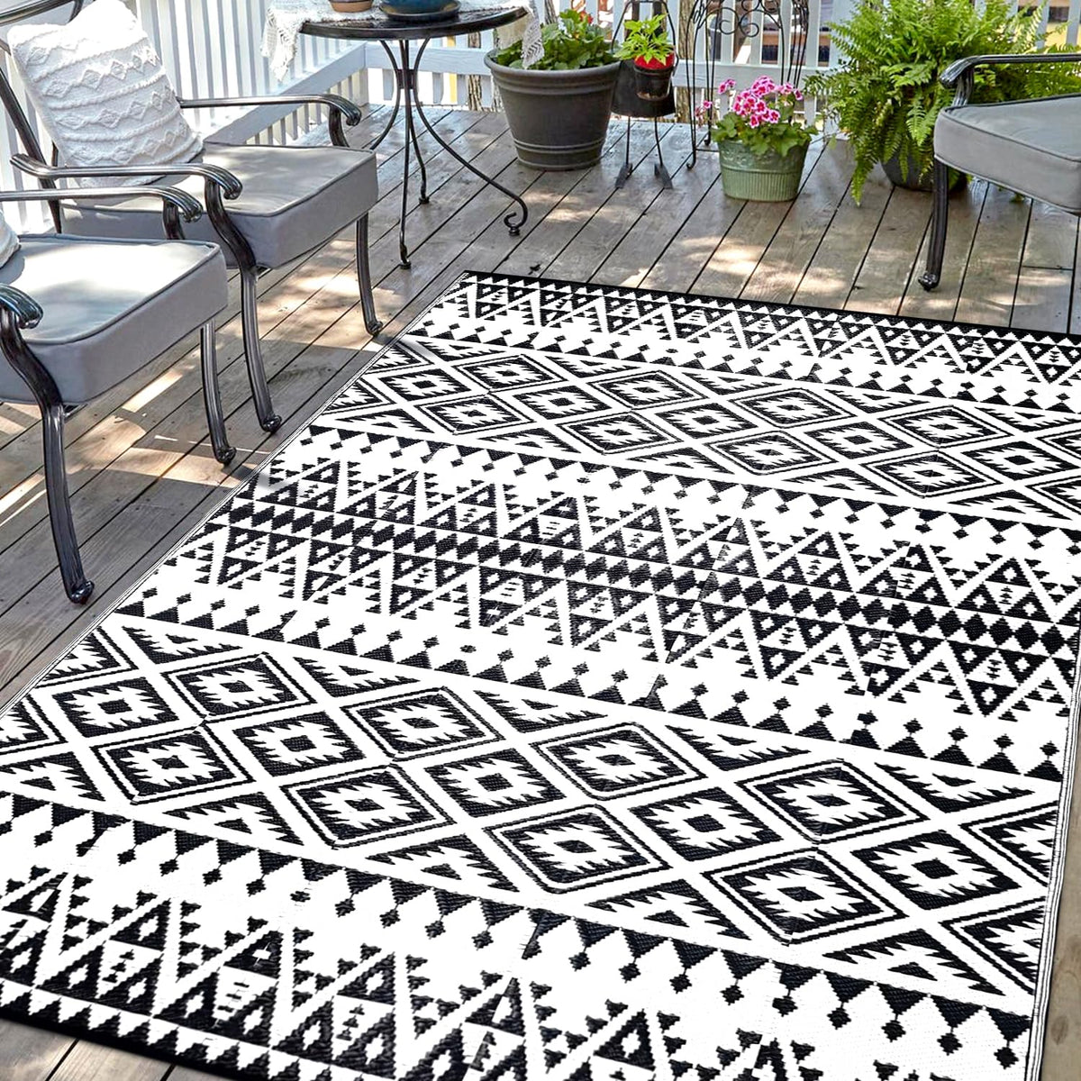 DiiKoo rug front pattern showing boho design and durable waterproof benefit