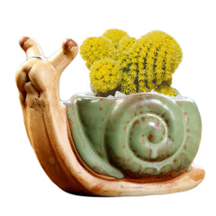 DIYOMR snail planter front view showcasing cute shape and decorative charm