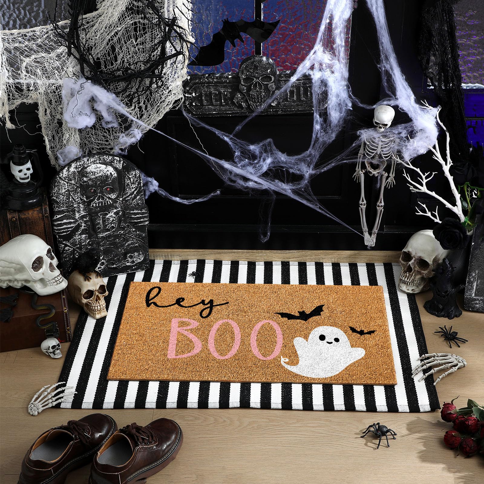 Duraaamo black and white striped rug full view offering bold style and cushioning