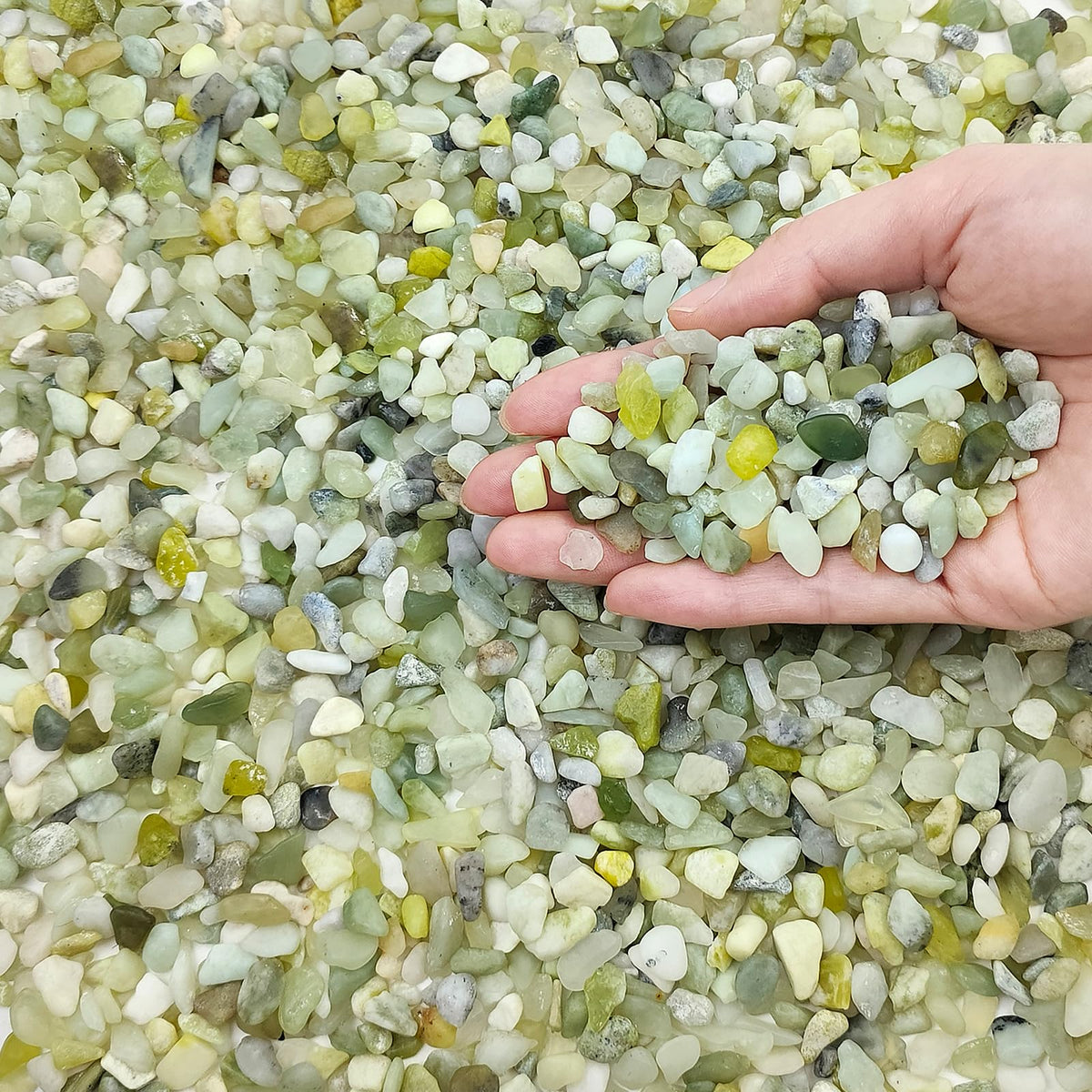 FANTIAN front bag view showing 5 lb jade pebbles for easy identification and storage