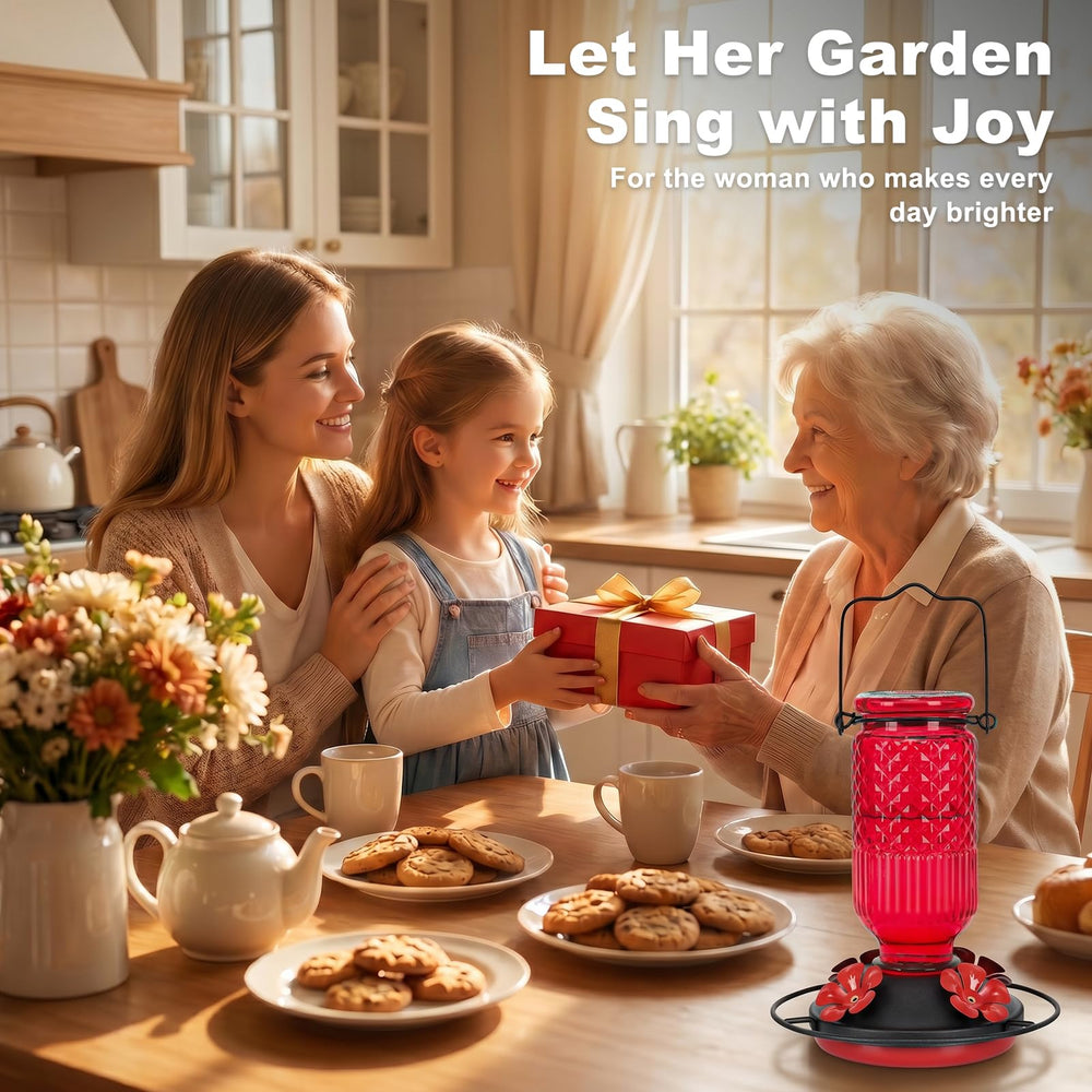 FEED GARDEN size comparison in hand illustrating 16 oz capacity and scale