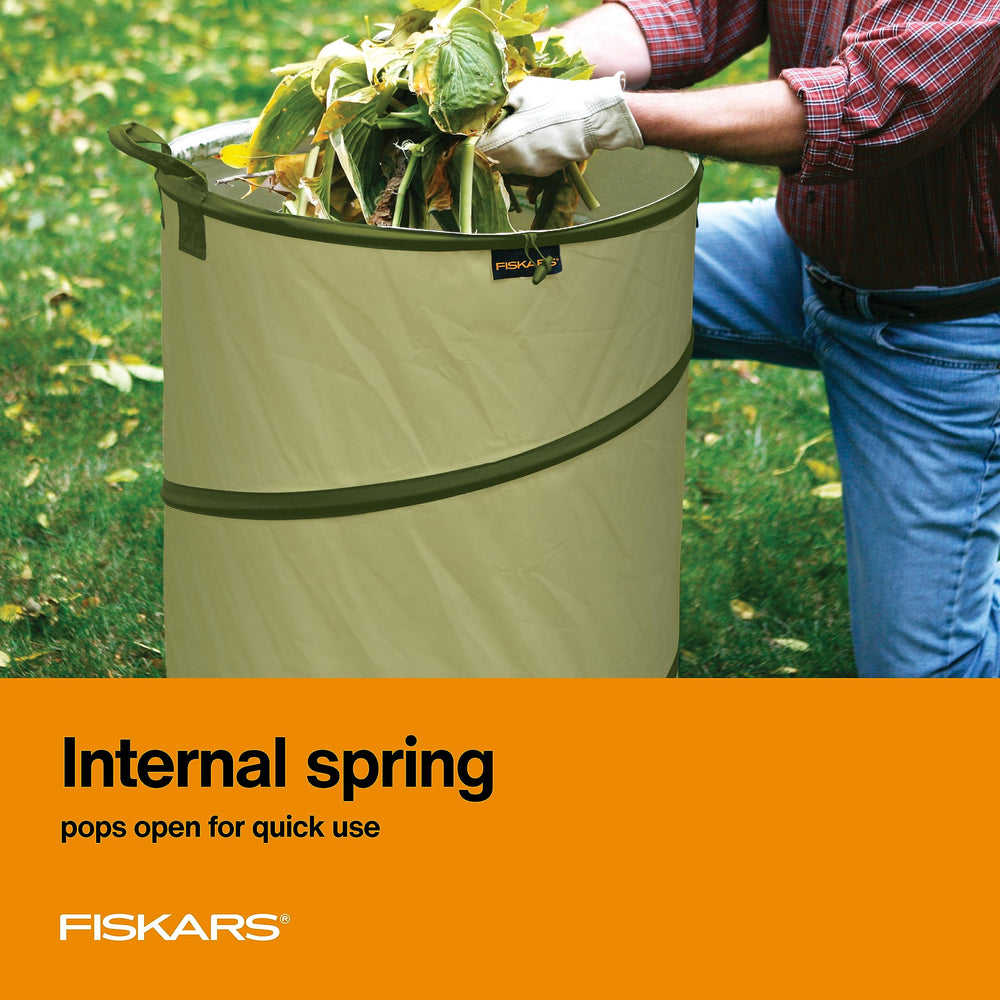 Fiskars Kangaroo open in use holding clippings for fast yard cleanup benefit
