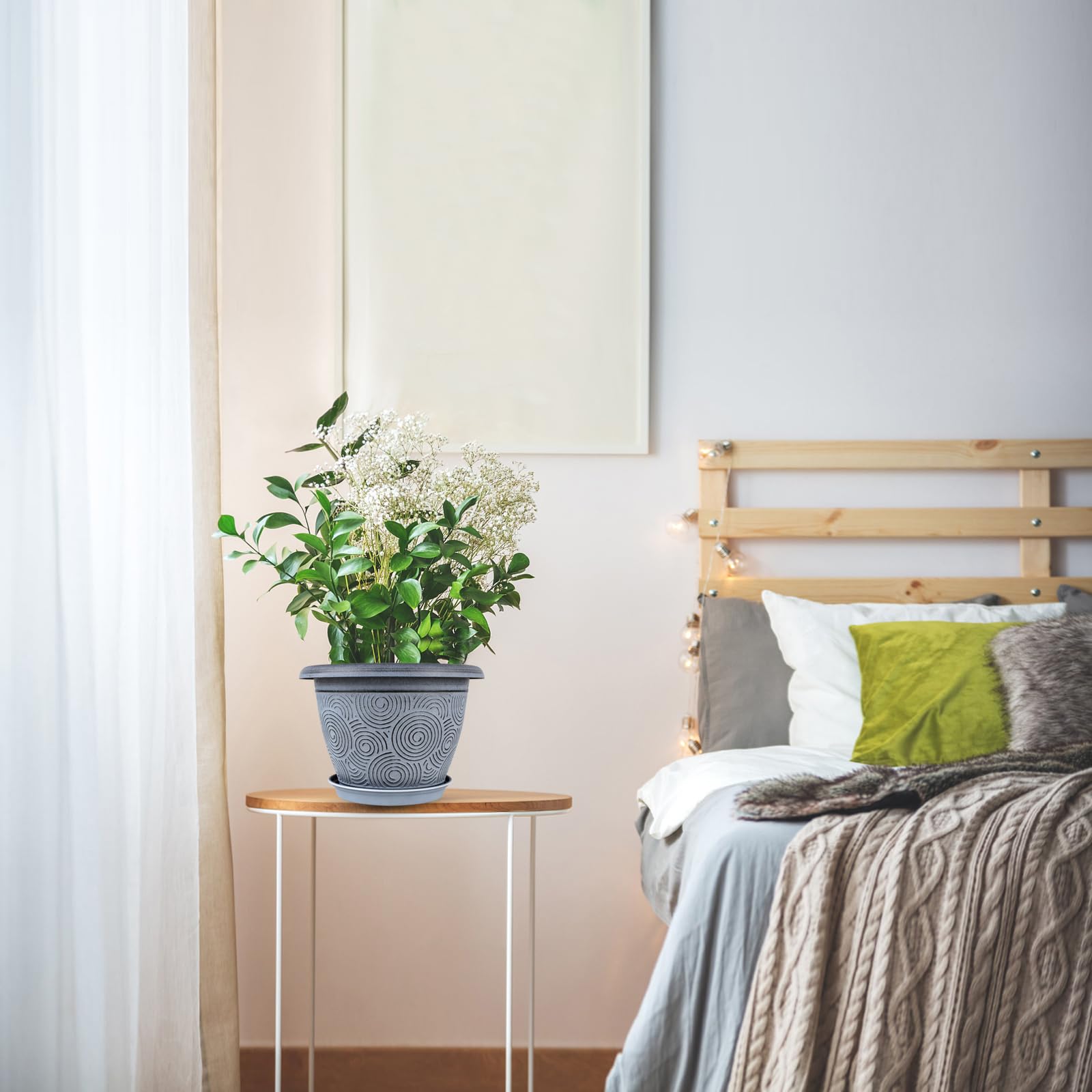 Fodetyff balcony scene displaying planters enhancing outdoor decor
