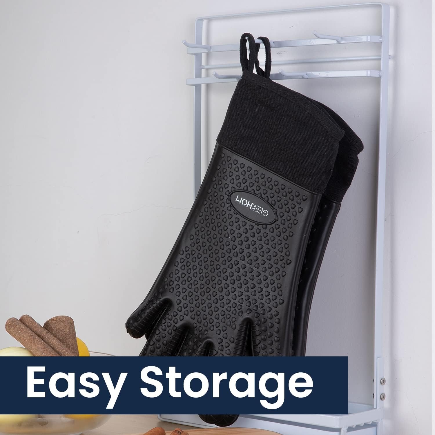 GEEKHOM mitts placed on dishwasher rack, demonstrates easy machine cleaning