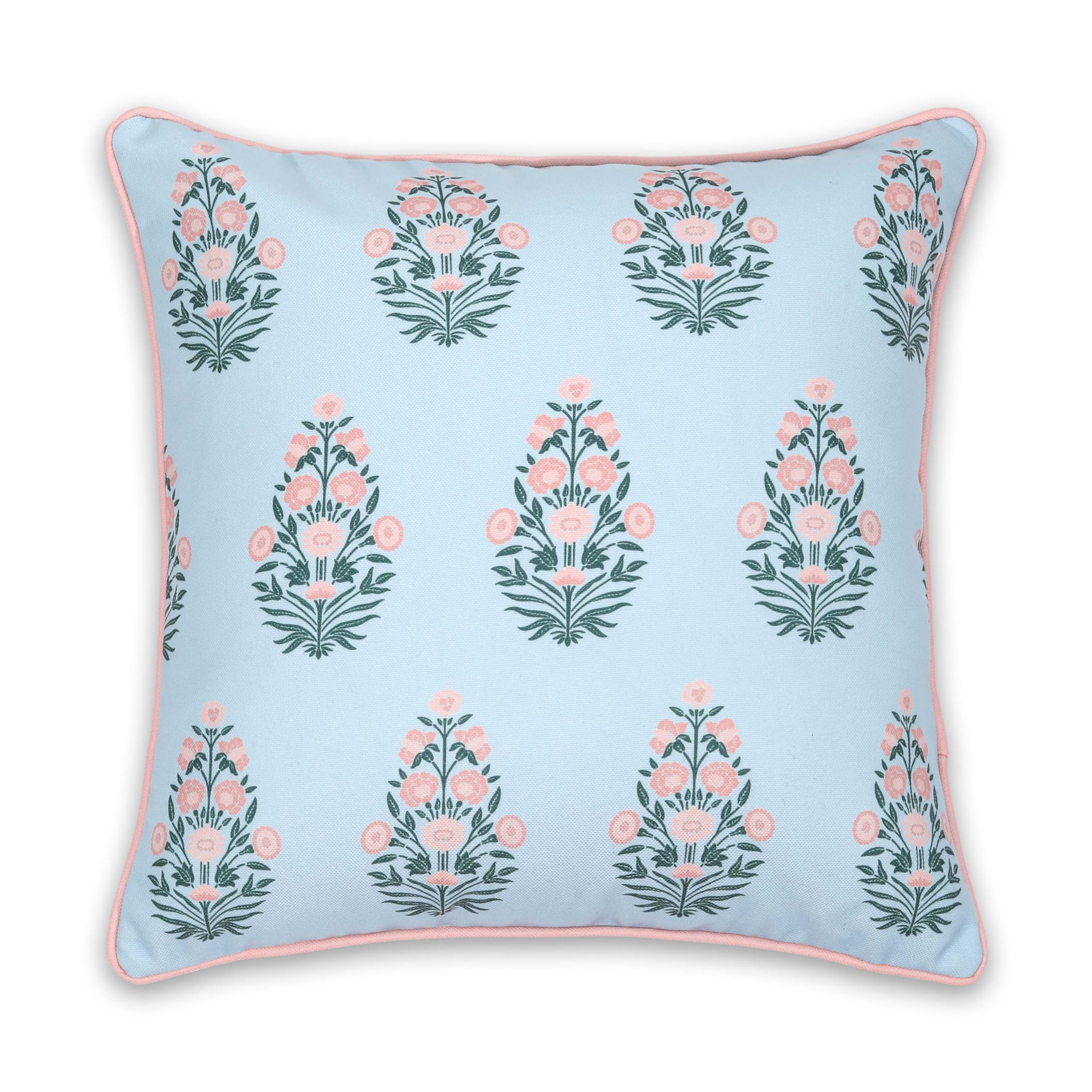 Hofdeco Premium styled on sofa with coastal accents, enhances room ambiance