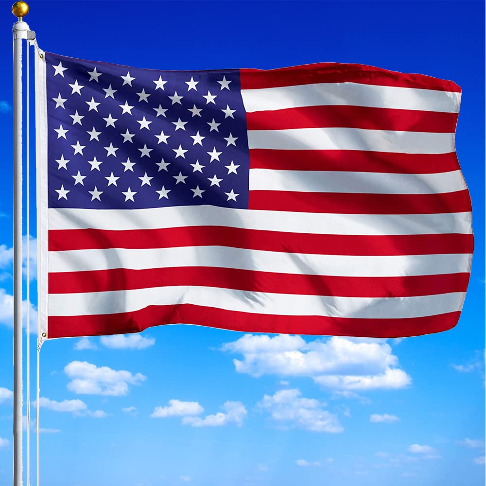 Huouo flagpole in a yard showing kit improves daily flag display