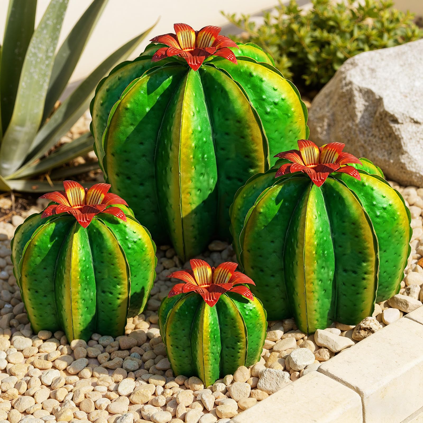 KODIBO front pack view showing four cactus sculptures and color contrast benefit