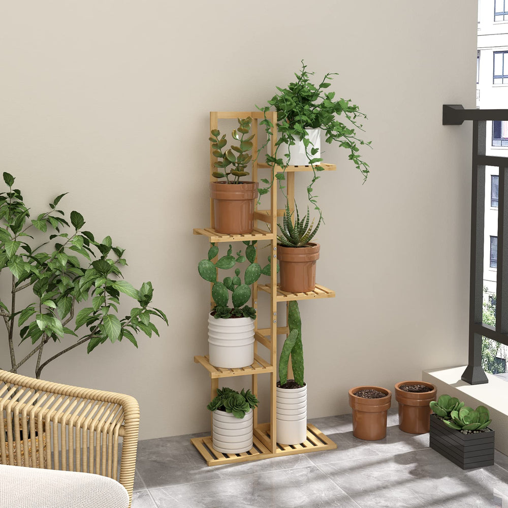 Laiensia shelf detail with varnish finish showing water-resistant benefit