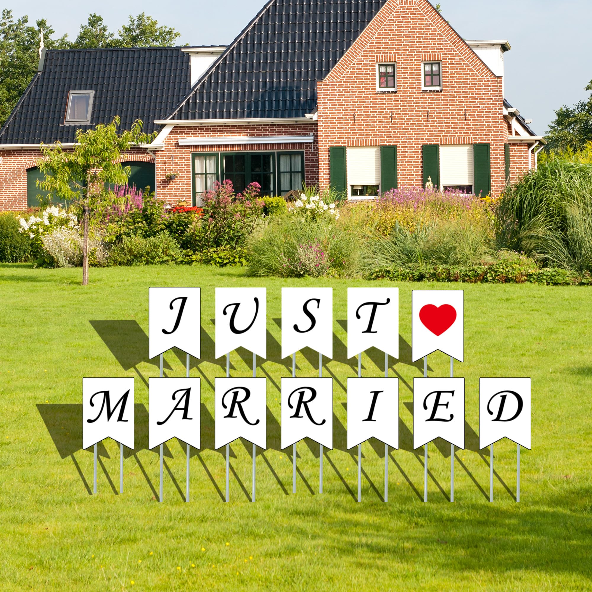 LIKOSEA front view of JUST MARRIED sign showing clear message and curb appeal