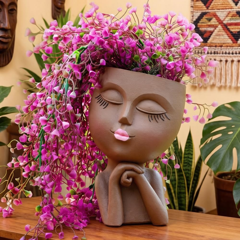 LovTocTic planter holding a succulent demonstrating healthy display benefit
