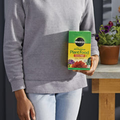 Miracle-Gro powder texture displayed to show instant solubility benefit