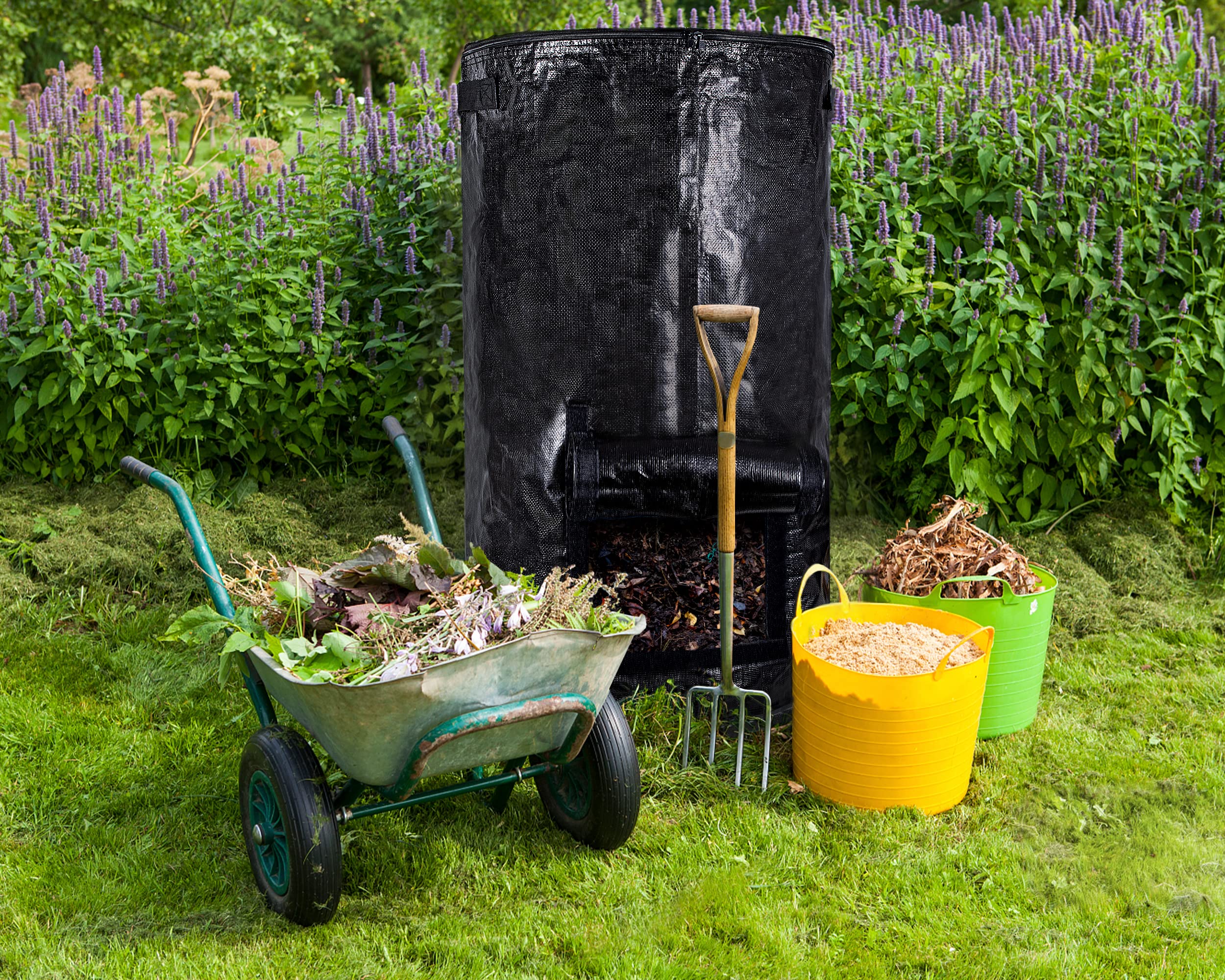 MyLifeUNIT close-up of reinforced handle and stitching for easy lifting