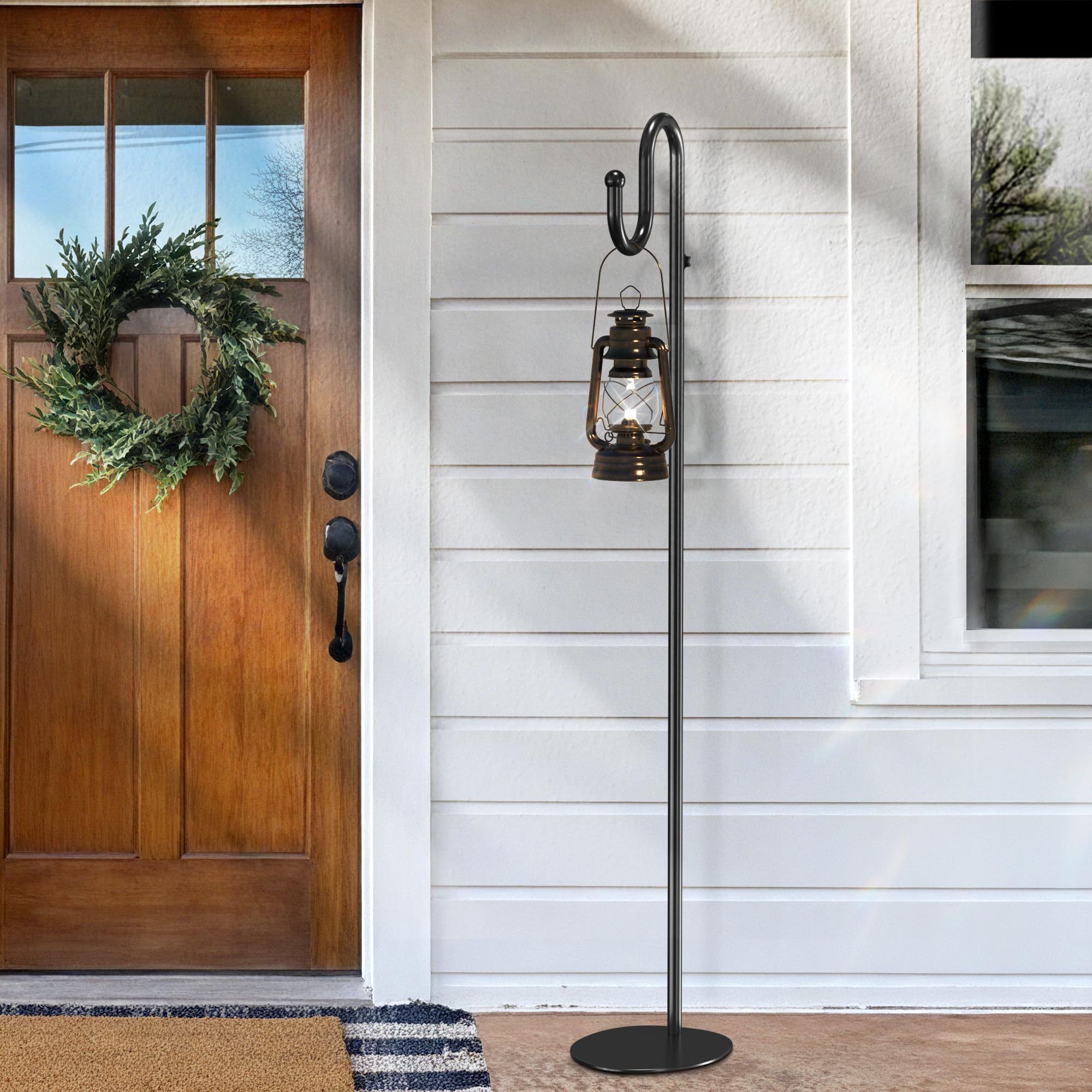 niffgaff shepherds hook holding bird feeder demonstrates secure support