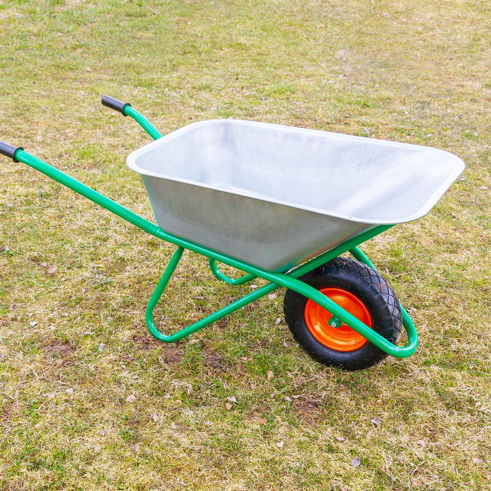 PaoWin inner tube in a garden setting demonstrating reliable outdoor use