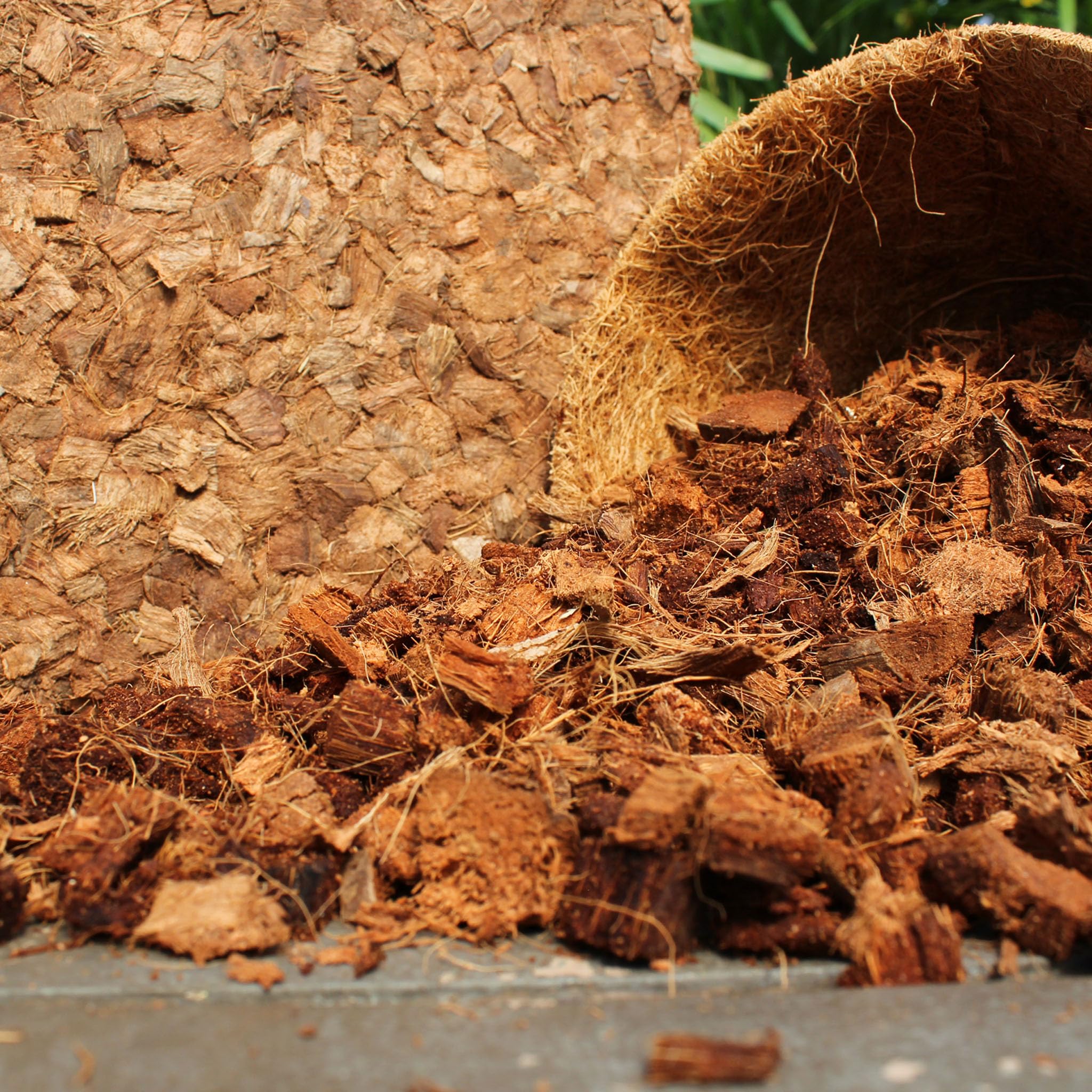 plantonix chips finishing a landscaped garden bed, enhances visual curb appeal
