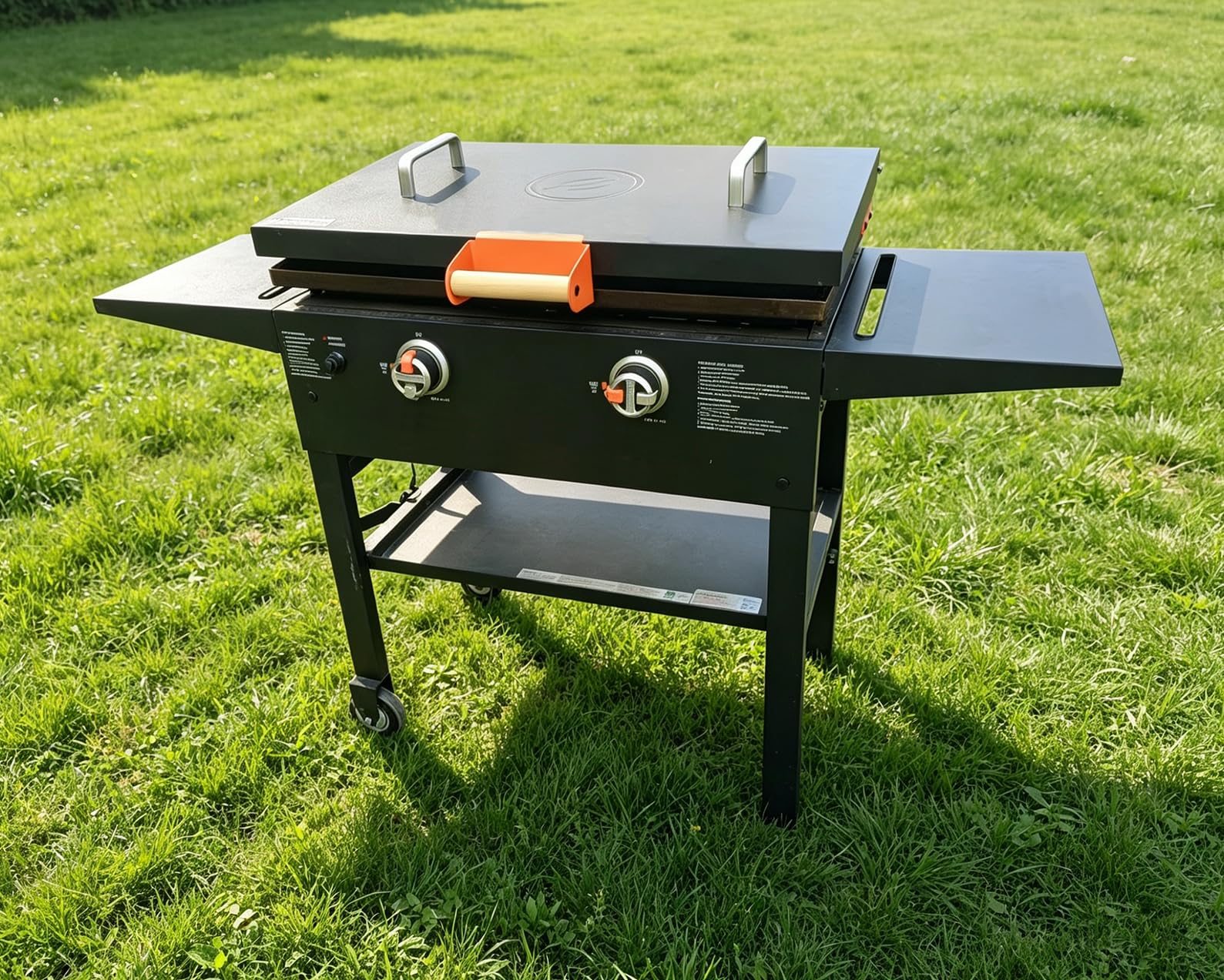 Silroera lifestyle backyard setup showing tidy griddle storage and usability