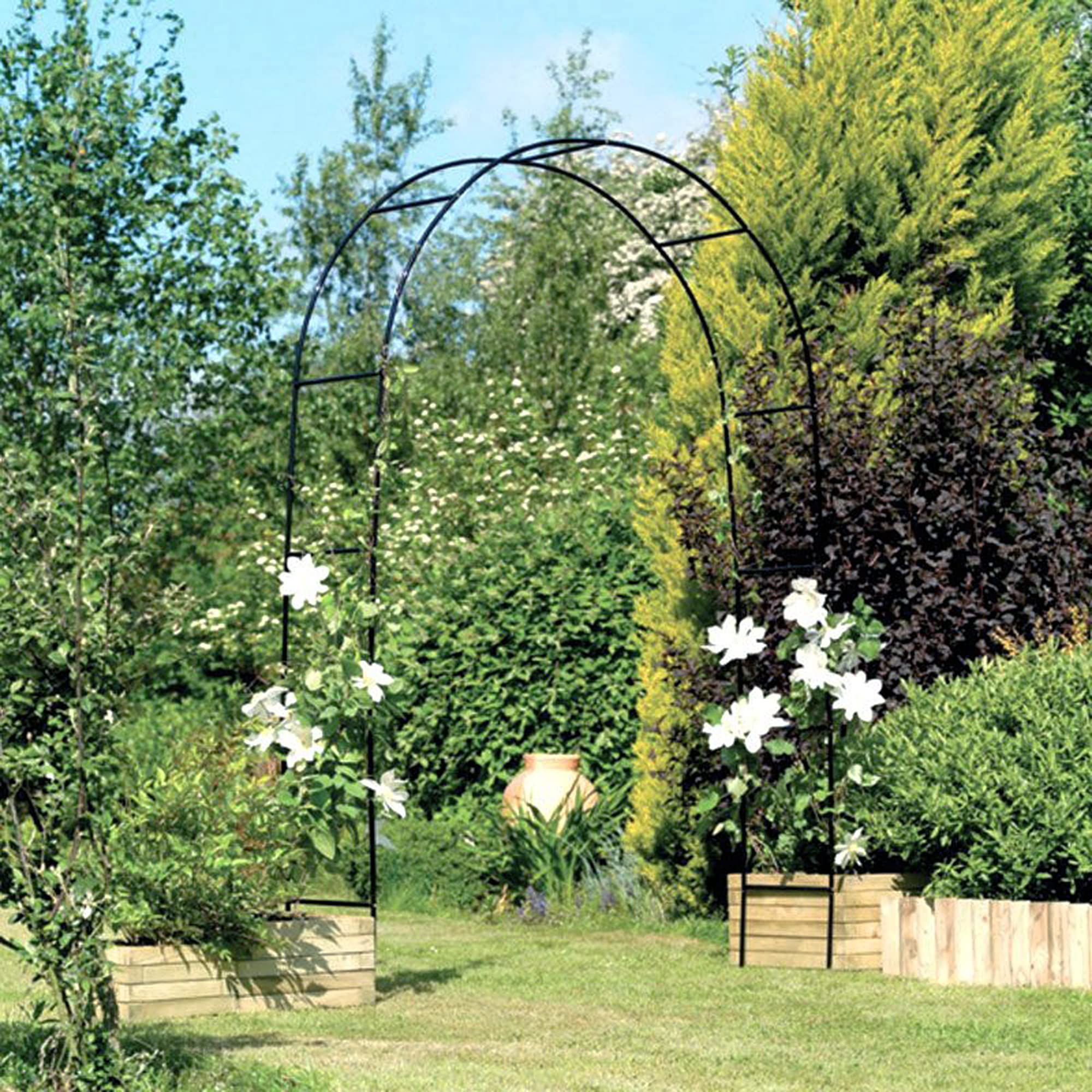 Skypatio arbor assembly detail showing easy-build hardware benefits