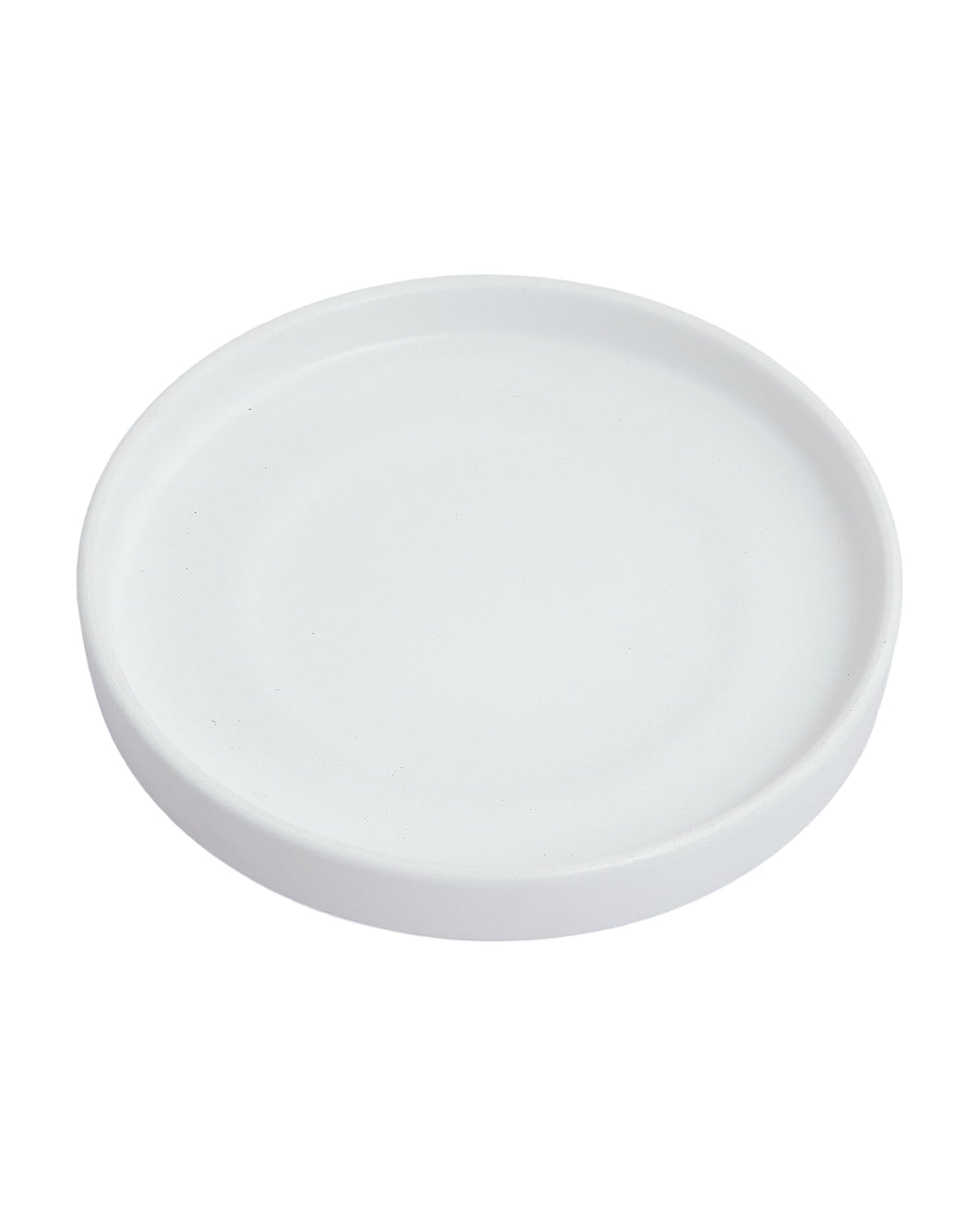 Woiida front view of matte white saucer showing stable base and clean finish