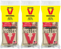 Woodstream Victor M201 pedal close-up highlighting sensitive trigger and bait area