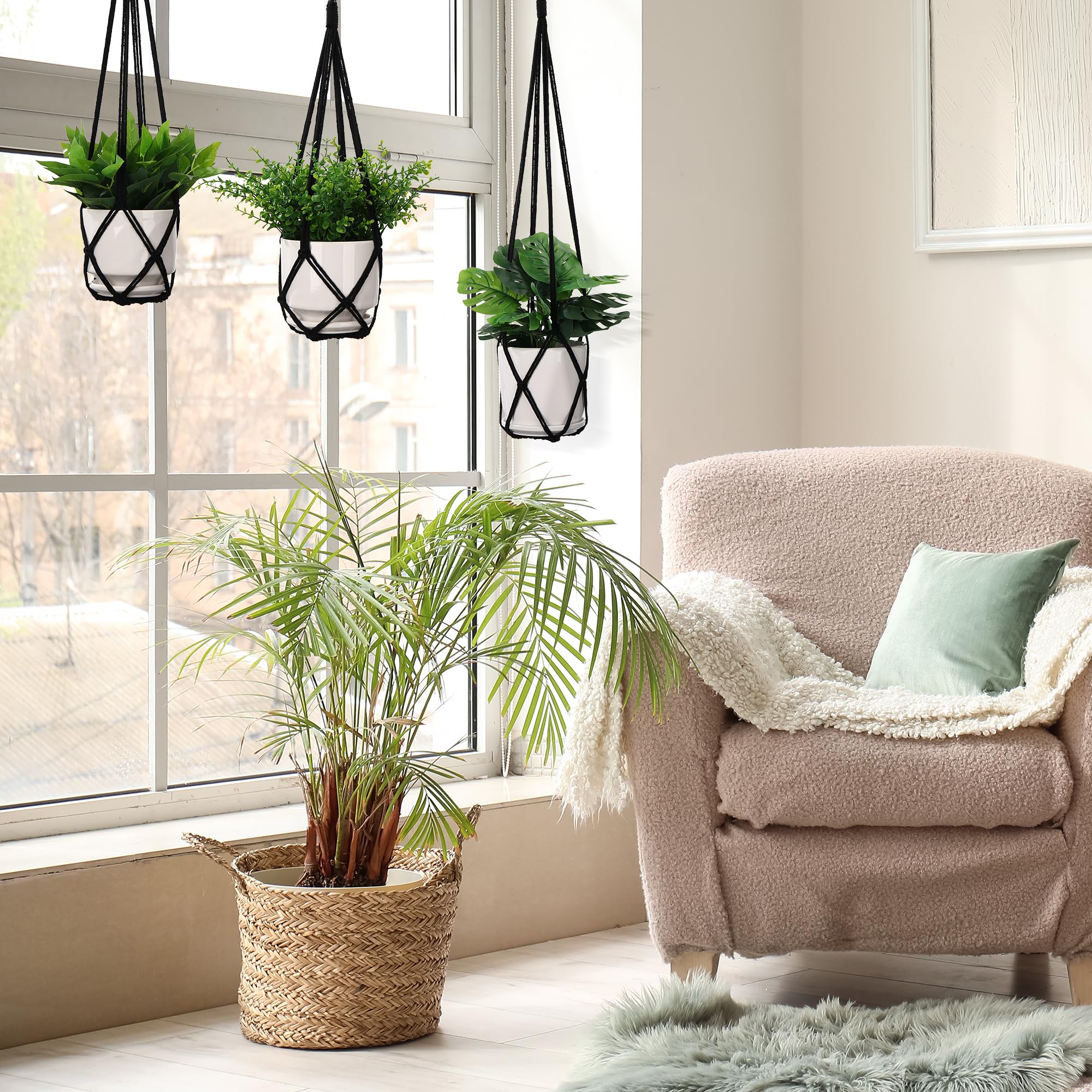 YIBOT hanger holding trailing plant showing graceful plant presentation