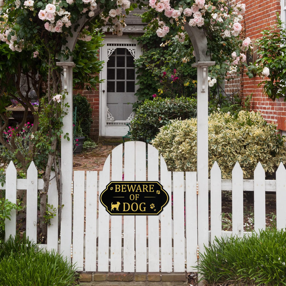Yookeer sign in garden setting adding warning and decorative look