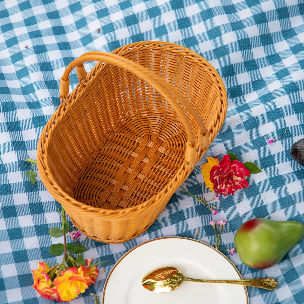 YRMTKIHE basket filled with fruit showing harvest capacity and ventilation